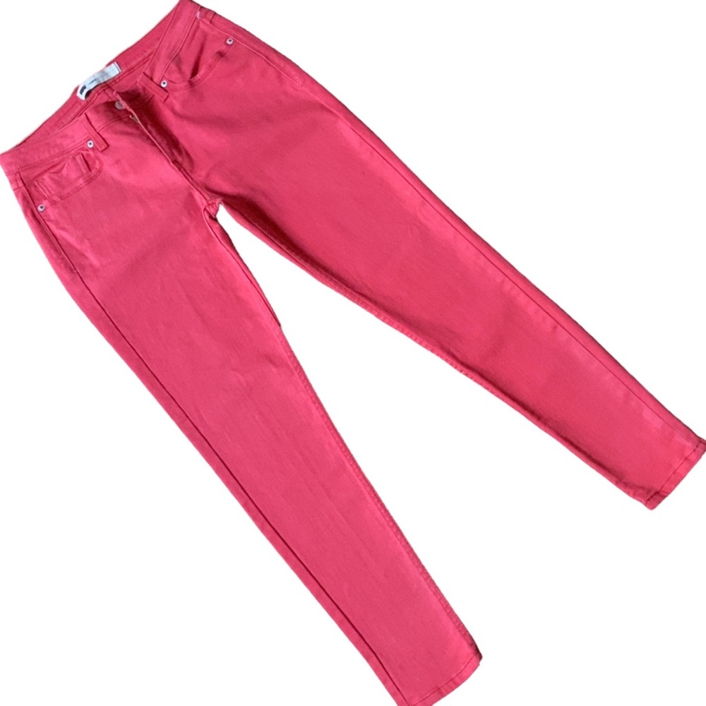 Levi’s Skinny Legging Jeans  , Relaxed Skinny Jeans Cut Jeans , Levi’s Jeans